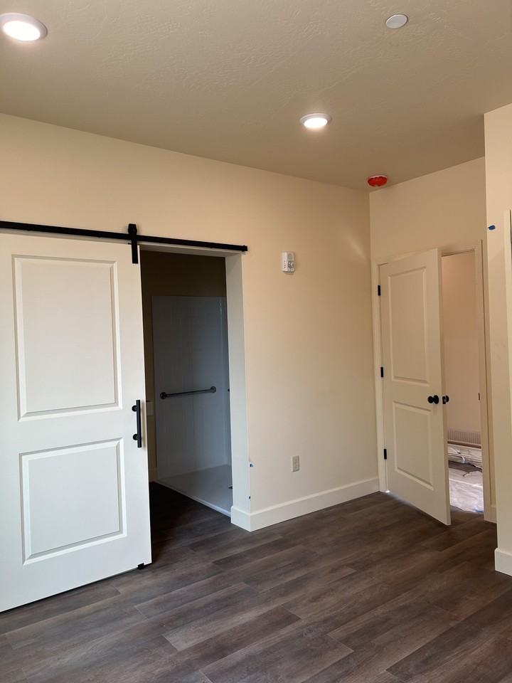 1729 S 14th St W #101 - Photo 3 of 12