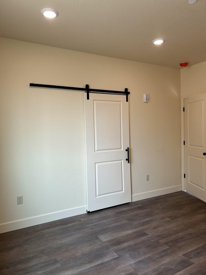 1729 S 14th St W #101 - Photo 4 of 12