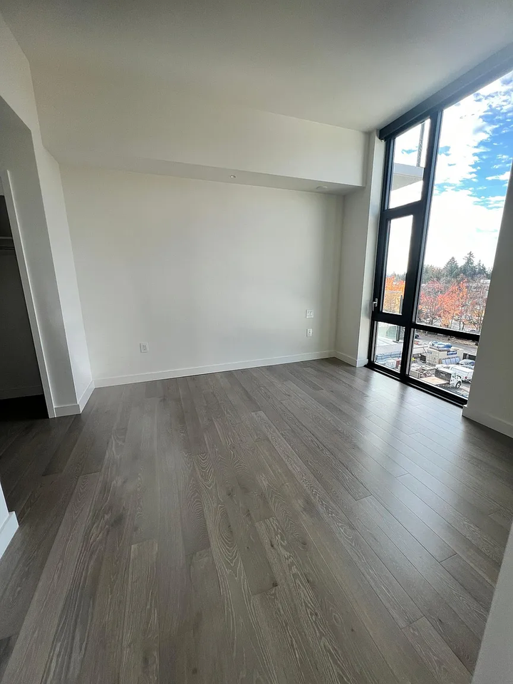 889 103rd Ave Ne #404 - Photo 2 of 18