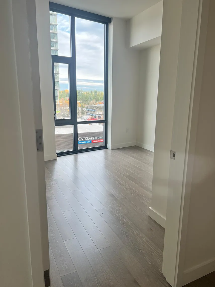 889 103rd Ave Ne #404 - Photo 5 of 18