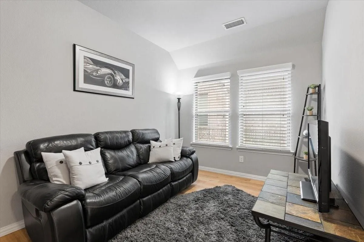 4433 Blackjack Oak Dr #NA - Photo 6 of 35