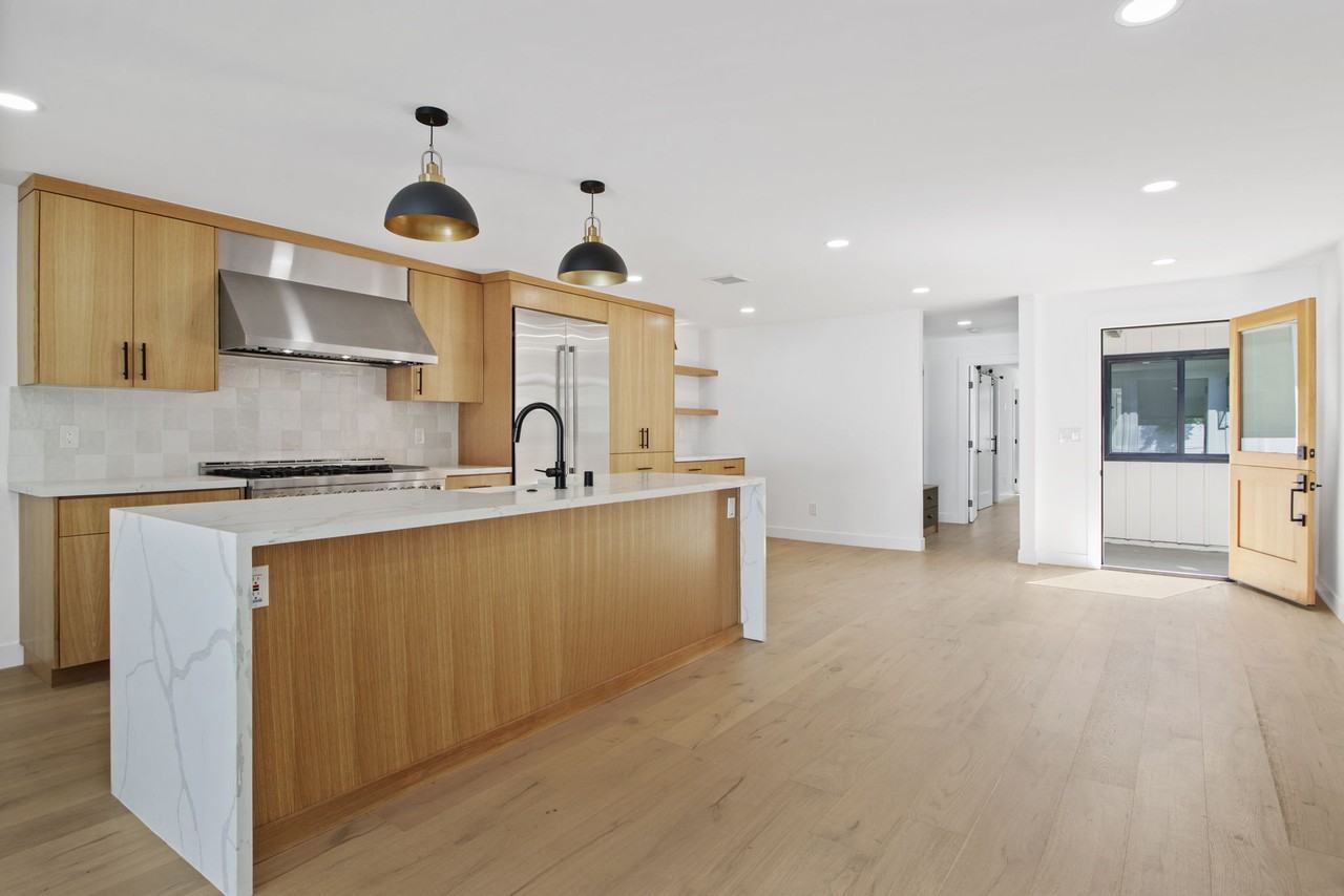 5261 Allott Ave #NA - Photo 7 of 16