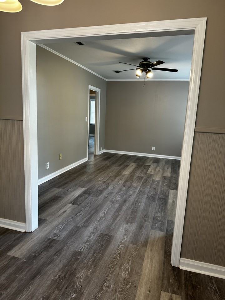 705 Virginia Dr #NA - Photo 3 of 8