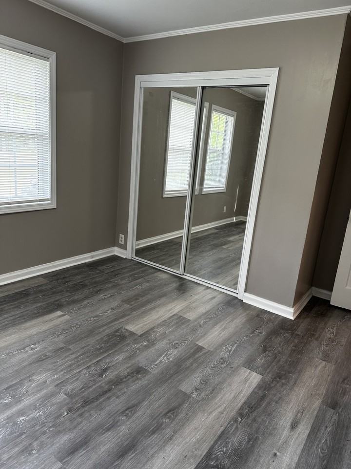 705 Virginia Dr #NA - Photo 6 of 8