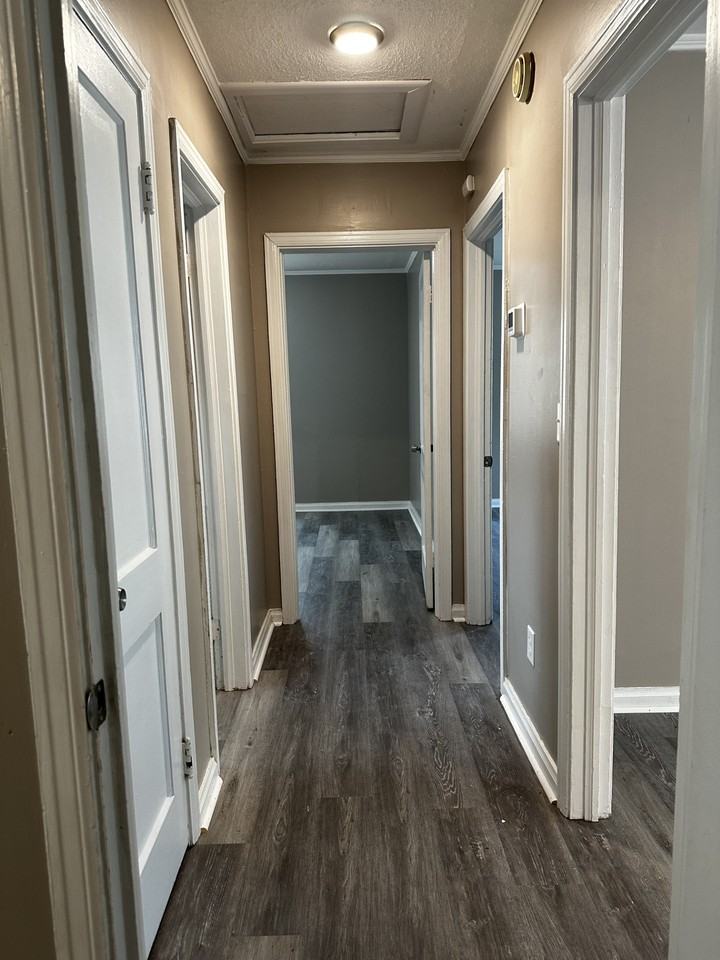 705 Virginia Dr #NA - Photo 7 of 8