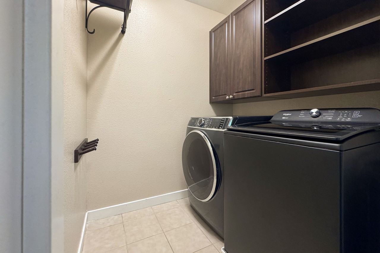 211 Westpark Ct #601 - Photo 5 of 23