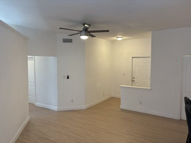 408 S Riverside Dr #5 - Photo 4 of 24