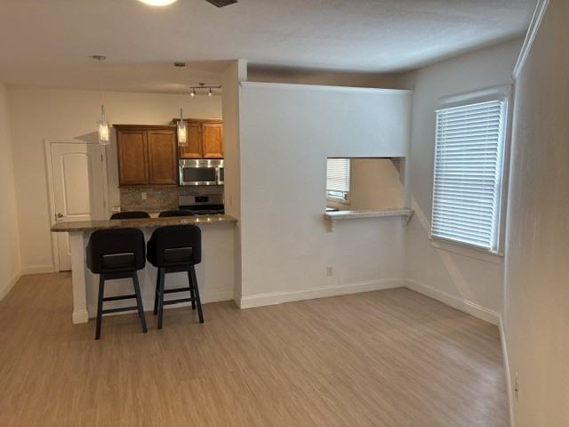 408 S Riverside Dr #5 - Photo 5 of 24