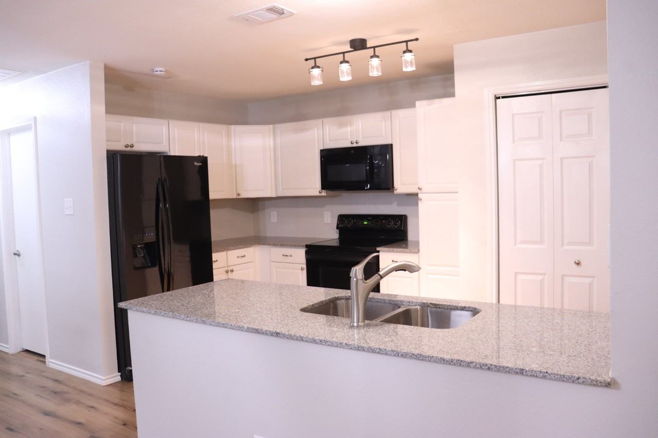 1776 Lago Vis #NA - Photo 4 of 16