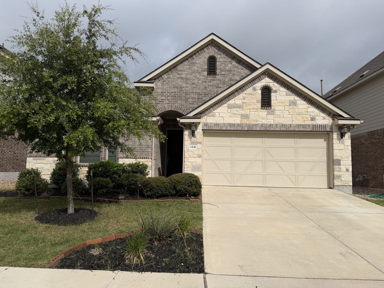 1541 Harrongton Way #NA - Photo 2 of 26