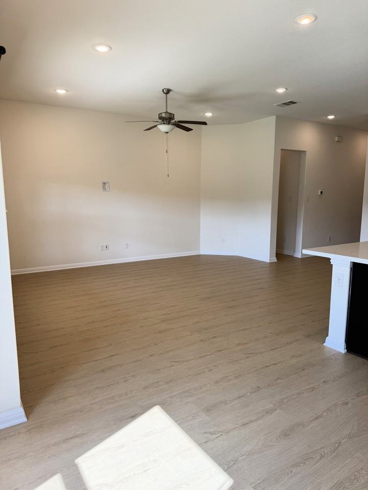 1541 Harrongton Way #NA - Photo 7 of 26