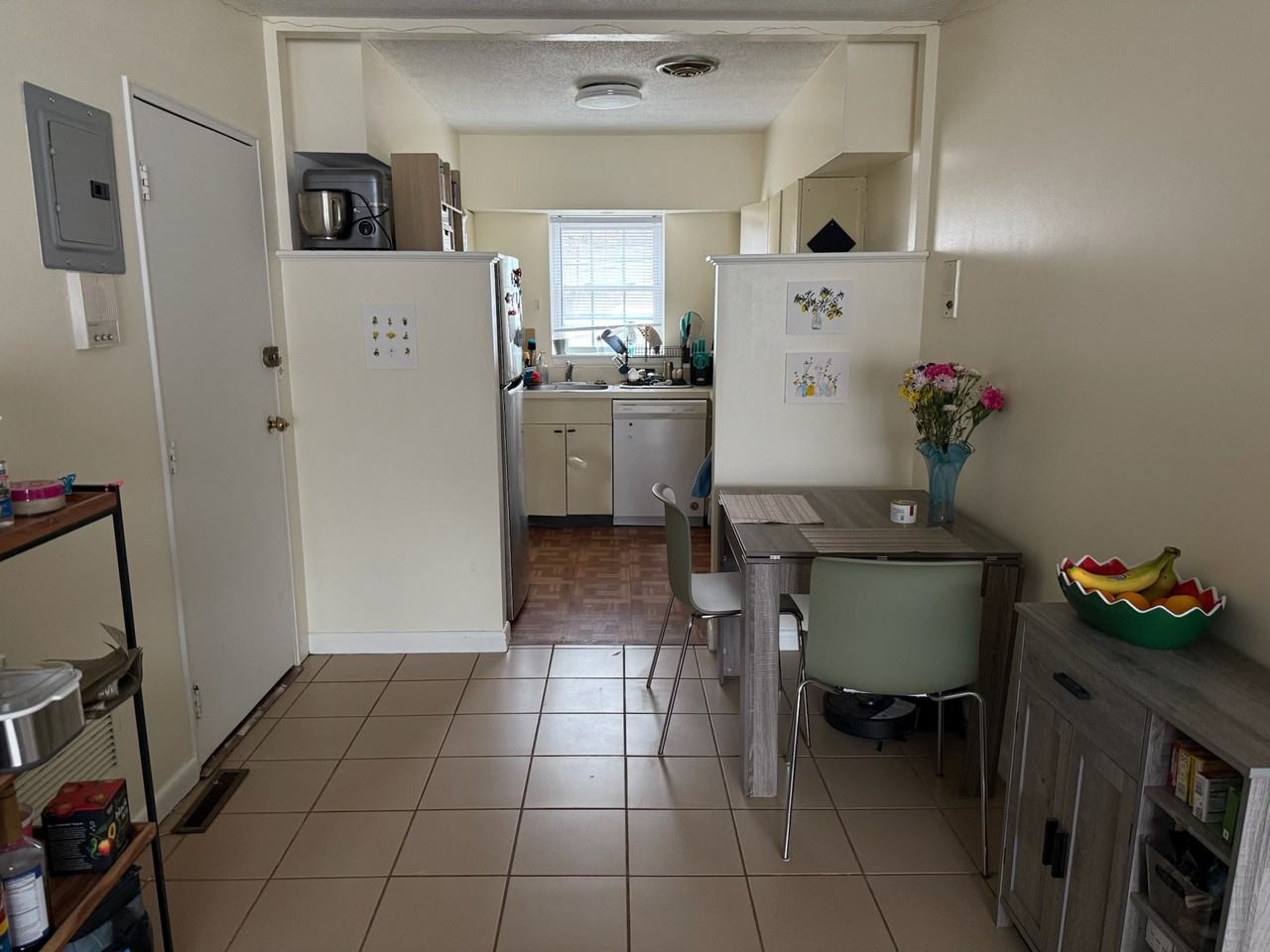 124 Lake Shore Rd #2 - Photo 4 of 17