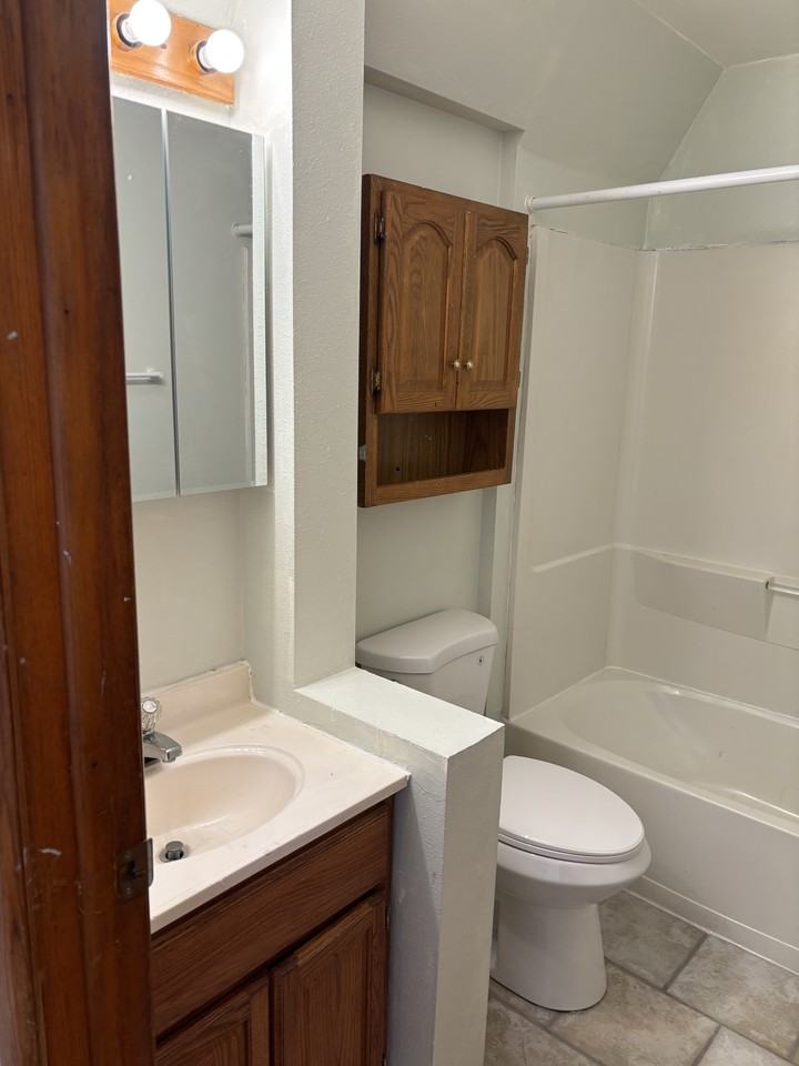 443 2 Mile Avenue #B - Photo 4 of 8