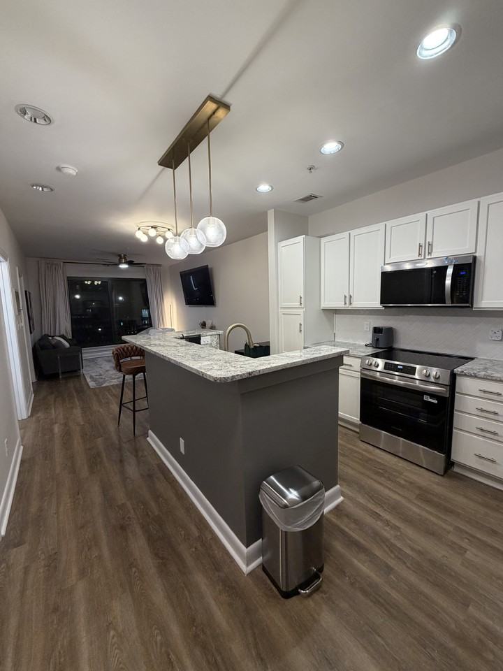 411 W Washington St #1 - Photo 2 of 14