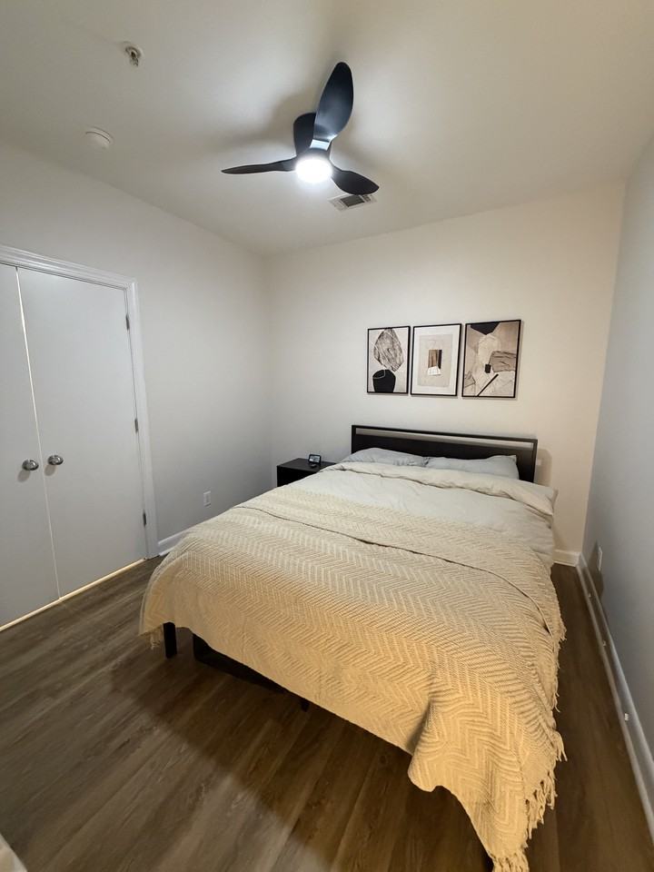 411 W Washington St #1 - Photo 5 of 14