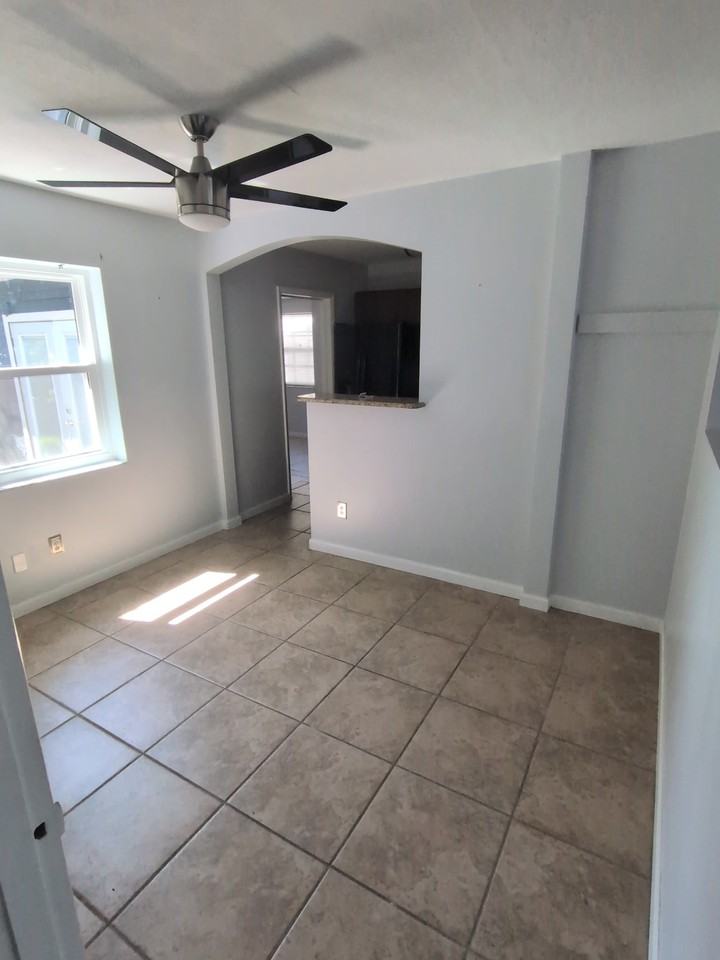 975 N Village Dr #NA - Photo 4 of 16