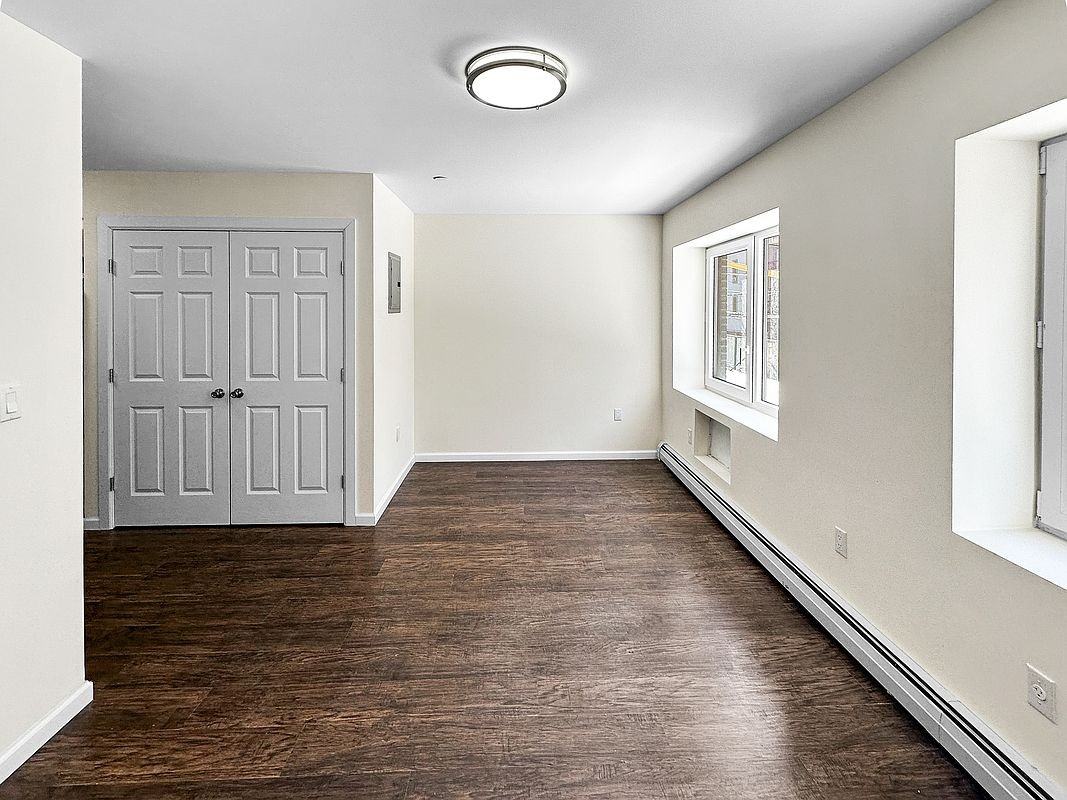 3168 Villa Ave #2C - Photo 5 of 6