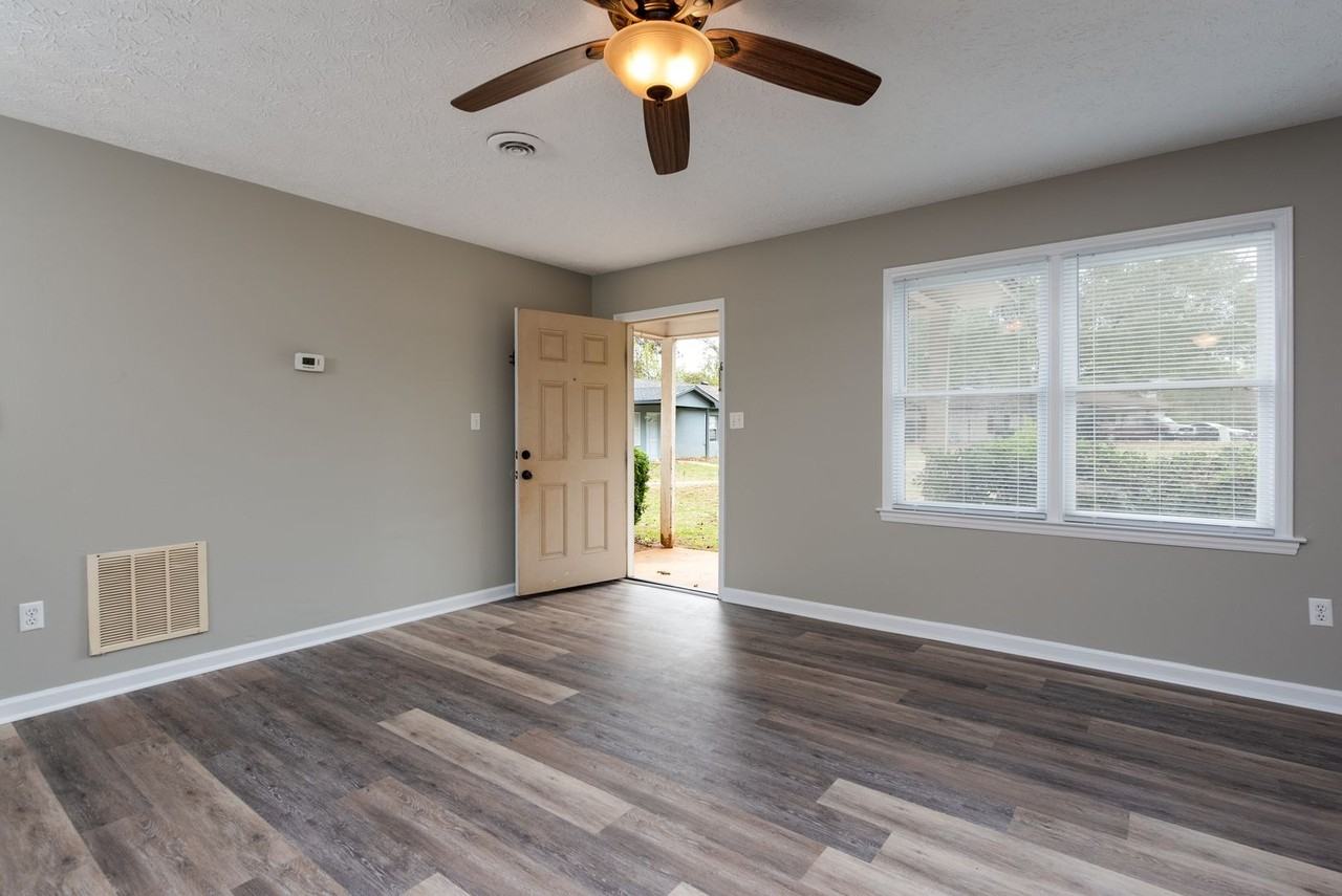 196 Parkridge Pl - Photo 4 of 11