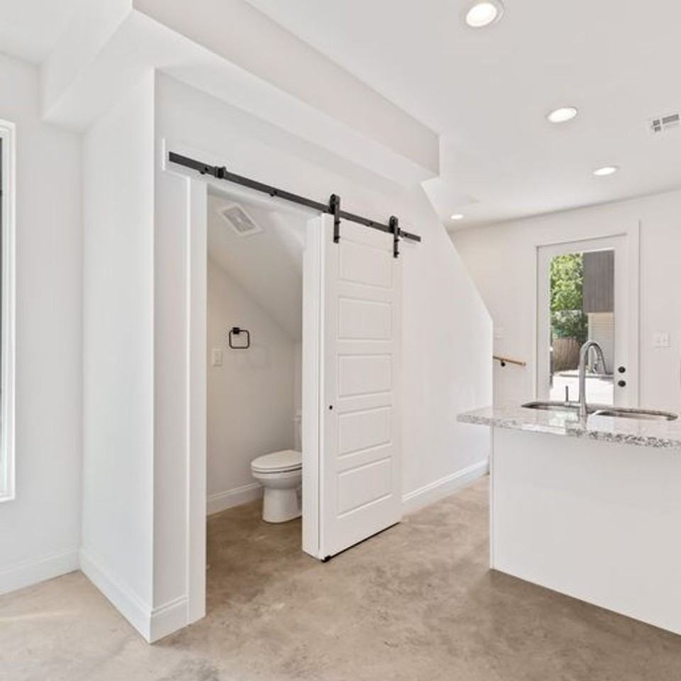 305 Ella St #8 - Photo 6 of 19