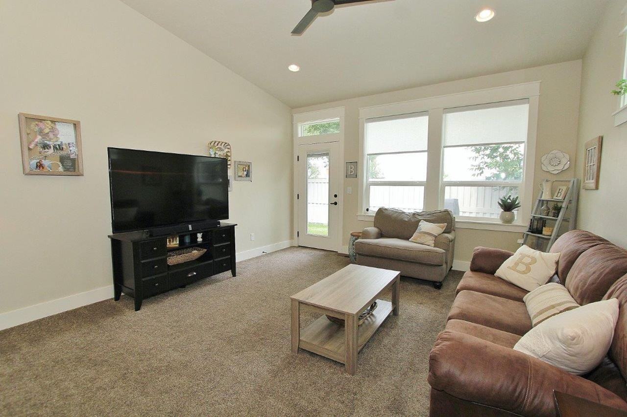3316 E Girdner Dr - Photo 6 of 28