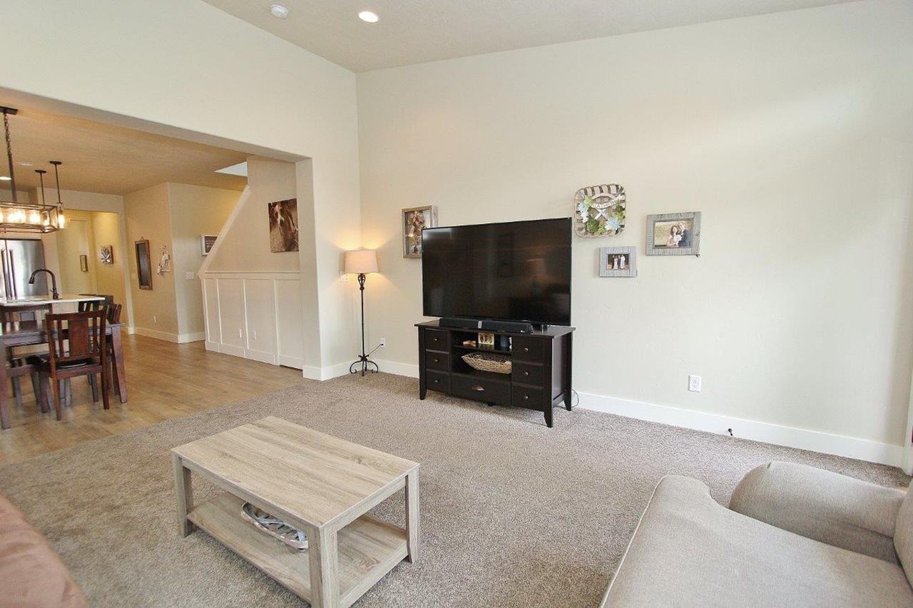 3316 E Girdner Dr - Photo 7 of 28