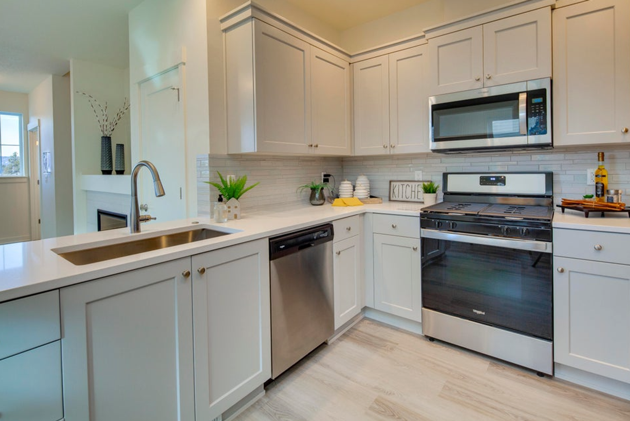 2542 Ne Purcell Blvd - Photo 4 of 12