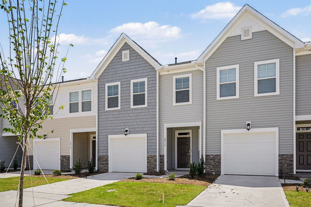 2934 Hickory Field Dr - Photo 3 of 28