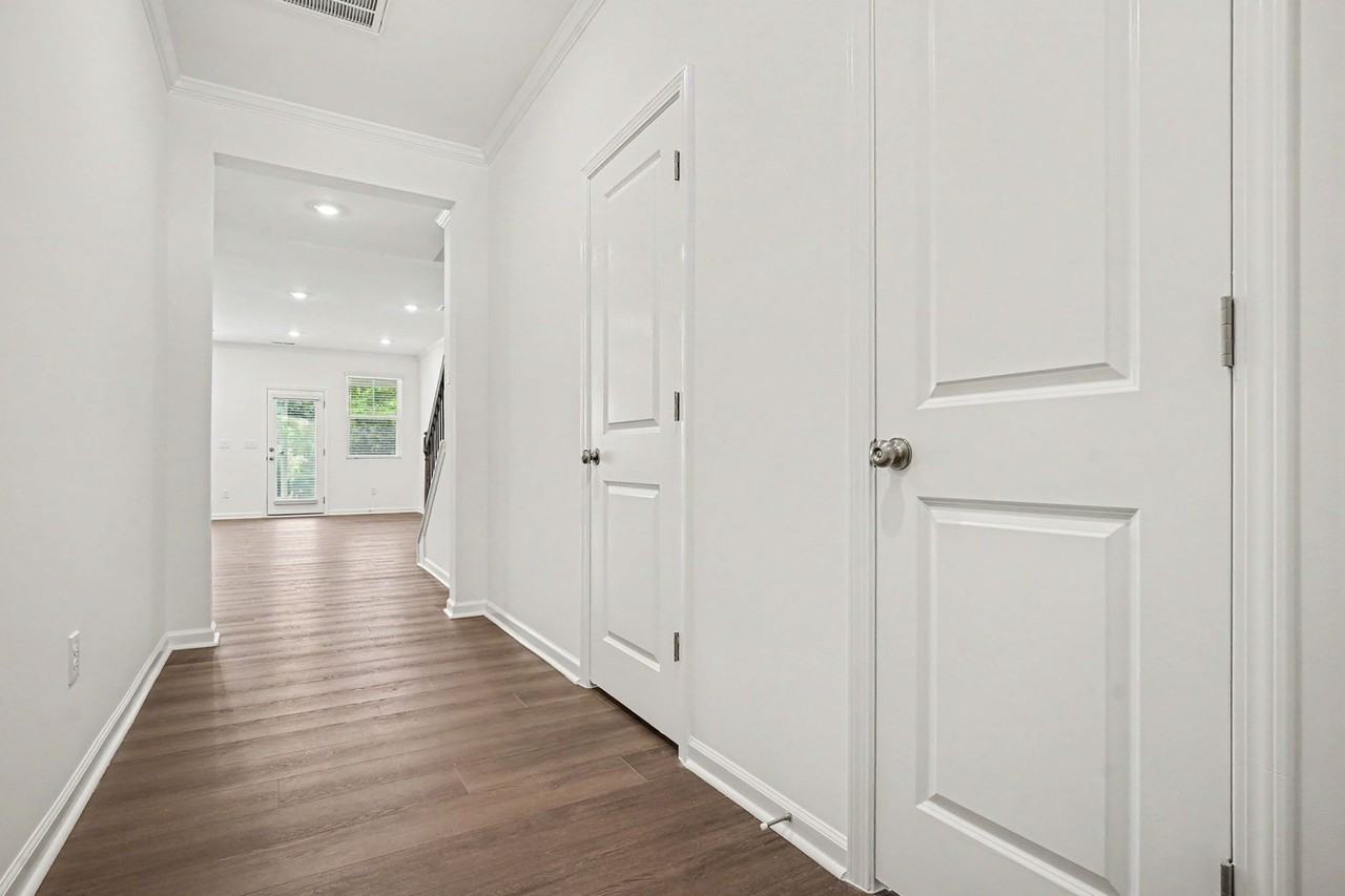 2934 Hickory Field Dr - Photo 4 of 28