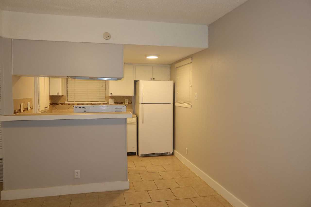 202 E 45th St - Photo 4 of 11
