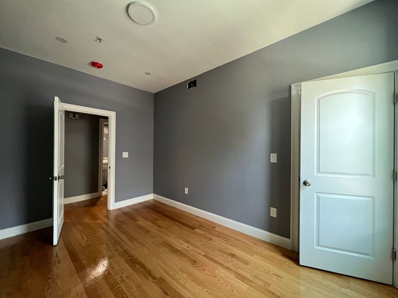341 Cambridge St - Photo 5 of 12