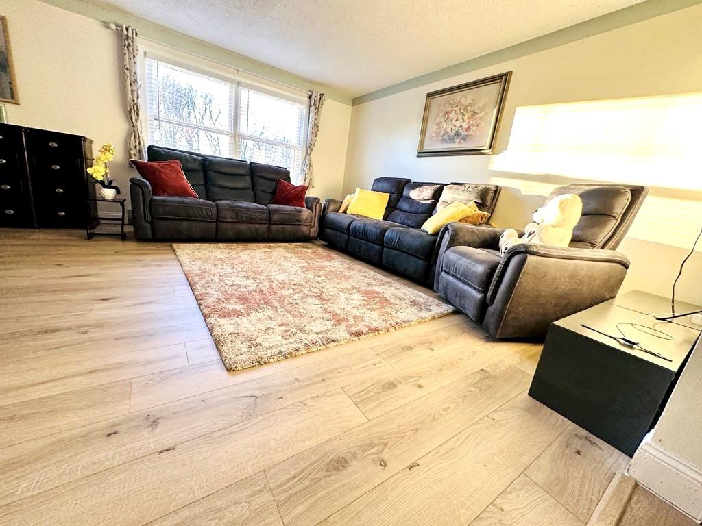 102 Charles St #B - Photo 3 of 13