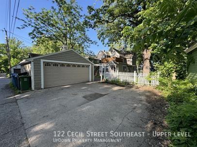 122 Cecil St Se - Photo 2 of 9