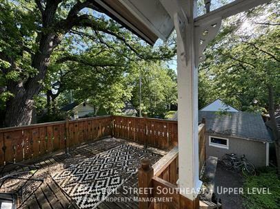 122 Cecil St Se - Photo 3 of 9