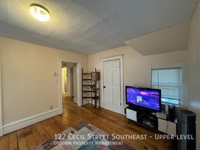 122 Cecil St Se - Photo 7 of 9