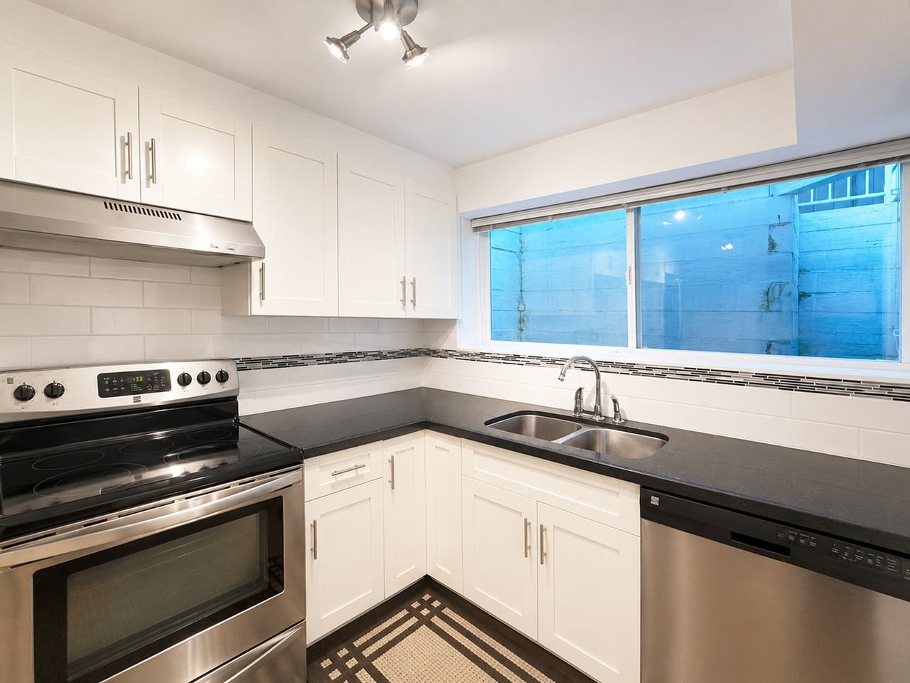 3730 155 Street - Photo 4 of 17
