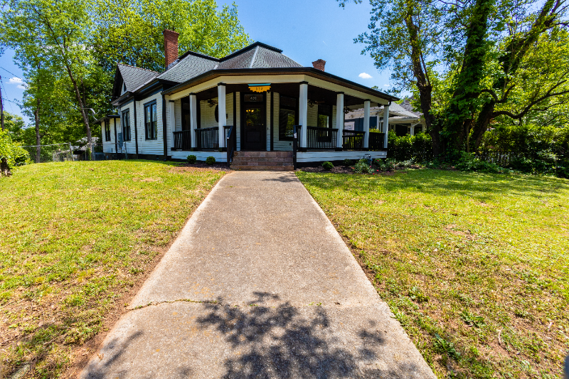 652 Boulevard Se #A - Photo 2 of 29