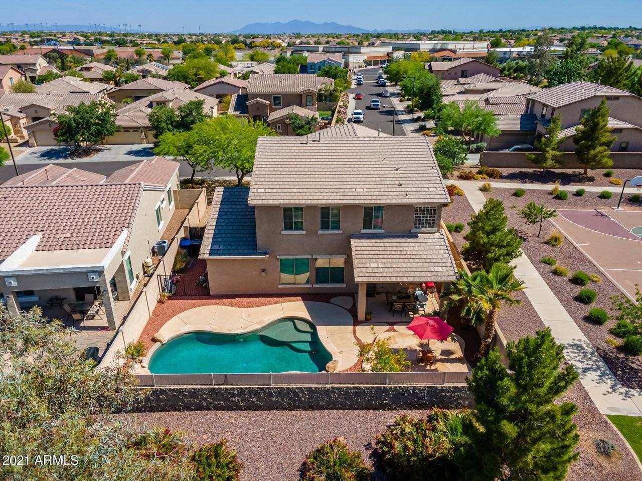 18096 W Paradise Ln - Photo 2 of 41