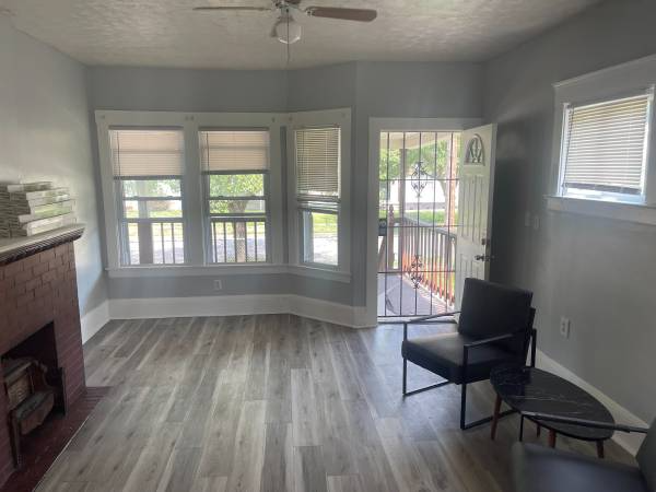 9202 Edmunds Ave - Photo 3 of 12