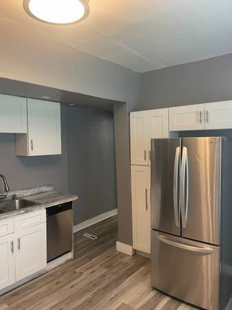9202 Edmunds Ave - Photo 5 of 12