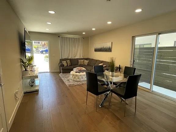 3098 Rockview Pl - Photo 3 of 10