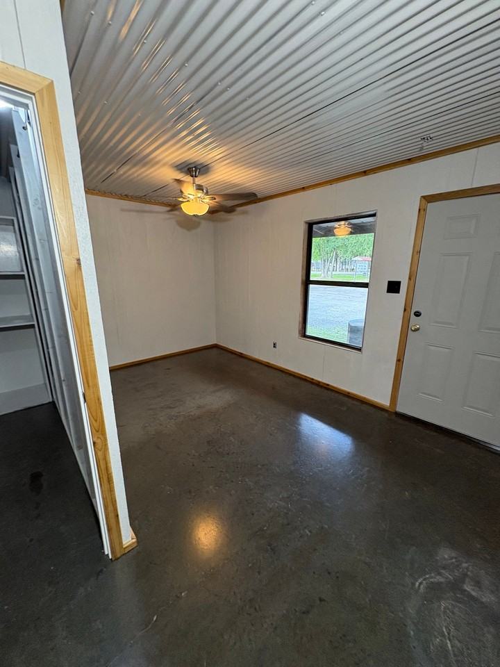 2855 West State Hwyquitman #C - Photo 3 of 16