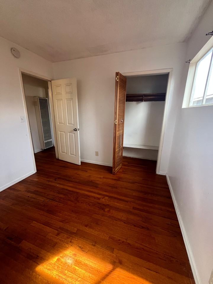 909 Fern St - Photo 5 of 7
