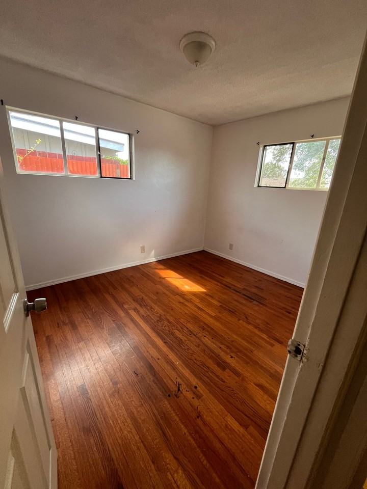 909 Fern St - Photo 6 of 7