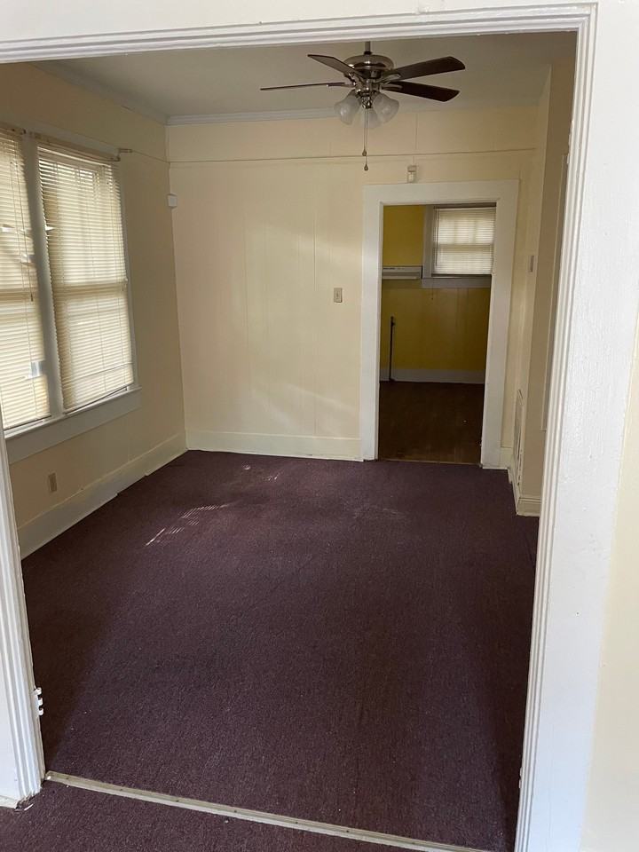 964 Montgomery St - Photo 4 of 5
