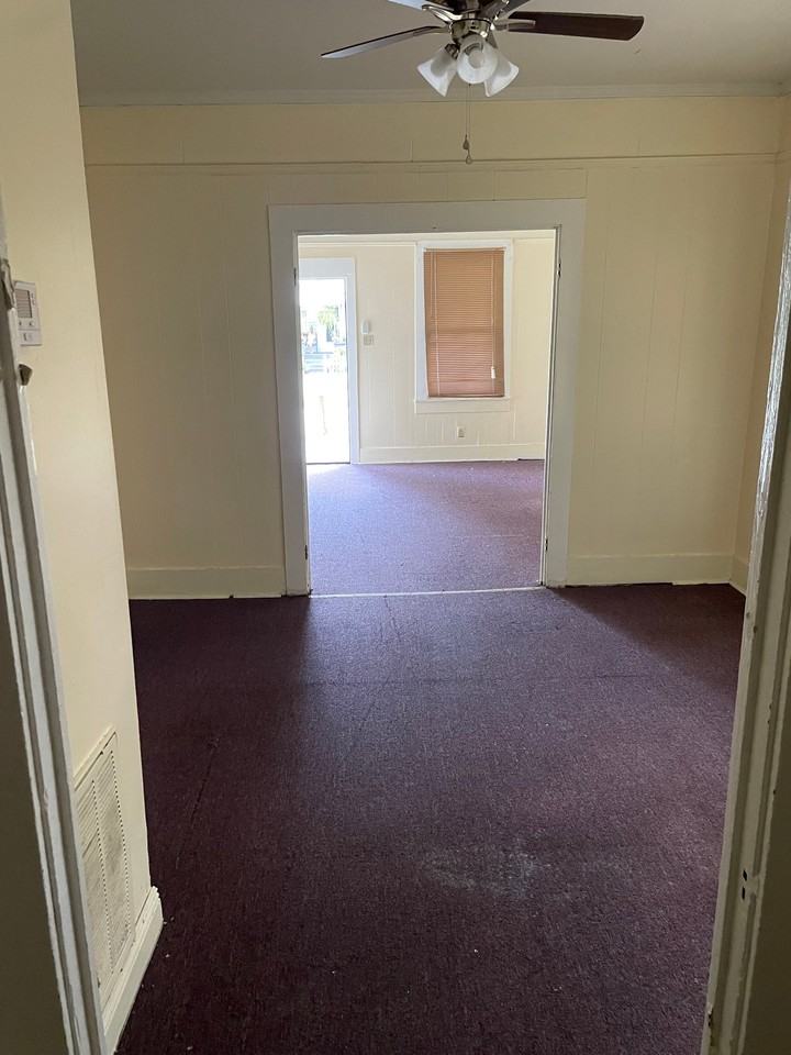 964 Montgomery St - Photo 5 of 5