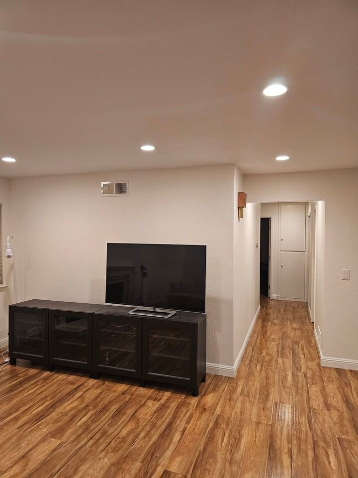 419 Curie Dr - Photo 3 of 14