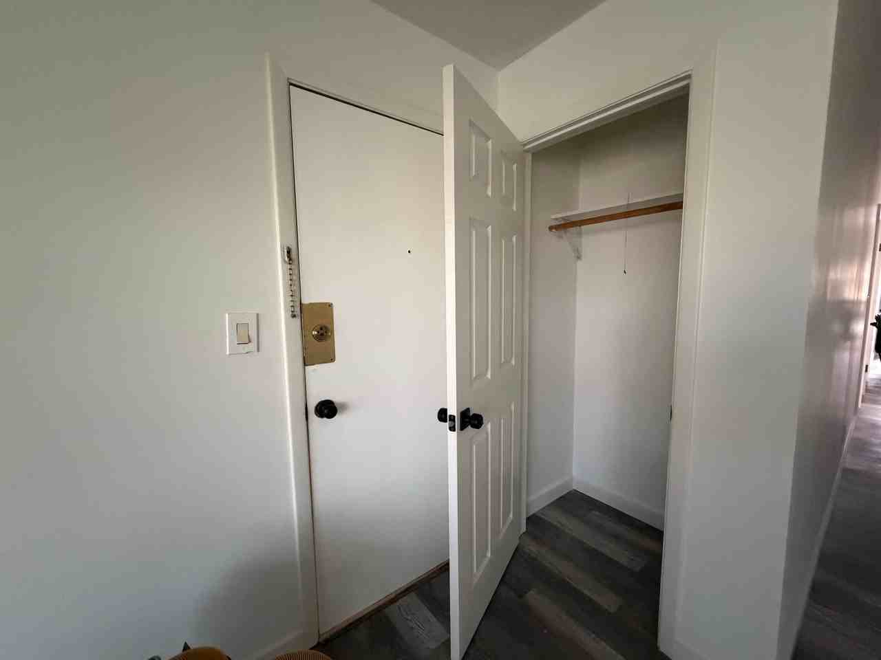 1011 S 13th Ave #1 - Photo 4 of 7