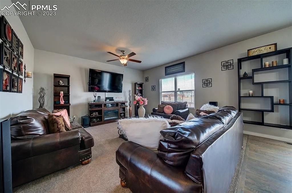 9736, Wando Dr #1A - Photo 5 of 9