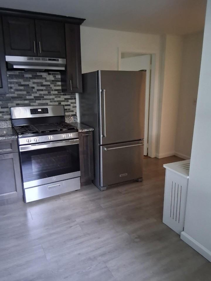 158 Franklin St #1 - Photo 2 of 12