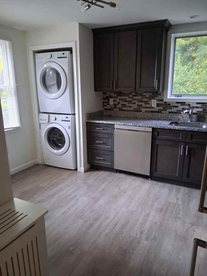 158 Franklin St #1 - Photo 3 of 12